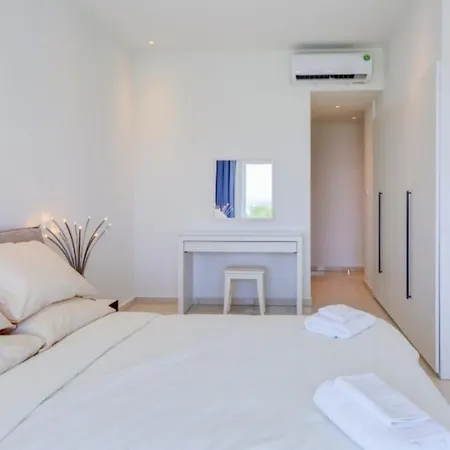 Apartment Ocean Suites Luxury Protaras
