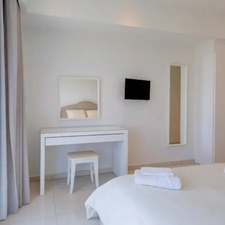 Ocean Suites Luxury * Protaras