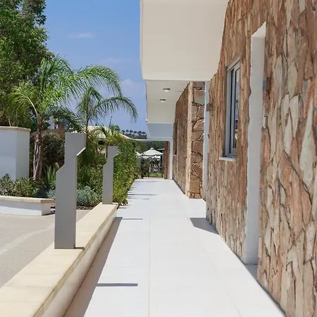 Ocean Suites Luxury Протарас