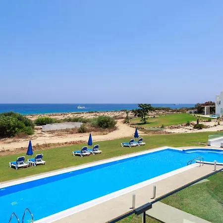 Ocean Suites Luxury * Protaras